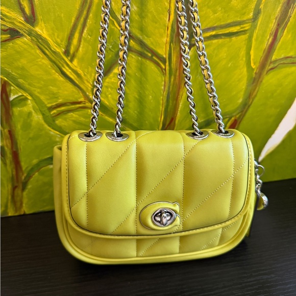 Coach Madison 18 in key lime - Picture 1 of 6
